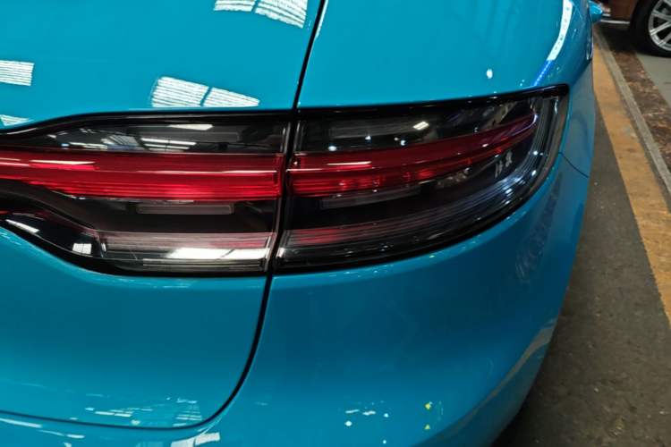 Used Porsche Macan 2018 Macan 2.0T Right Rear Taillight