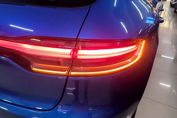 Used Porsche Macan 2018 Macan 2.0T Right Rear Taillight