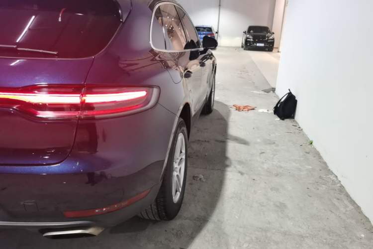Used Porsche Macan 2018 Macan 2.0T Right Rear Taillight
