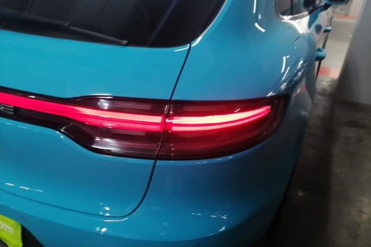 Used Porsche Macan 2018 Macan 2.0T Right Rear Taillight