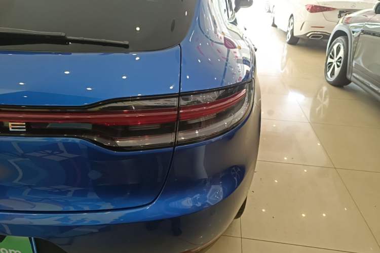 Used Porsche Macan 2018 Macan 2.0T Right Rear Taillight
