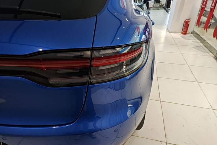 Used Porsche Macan 2018 Macan 2.0T Right Rear Taillight