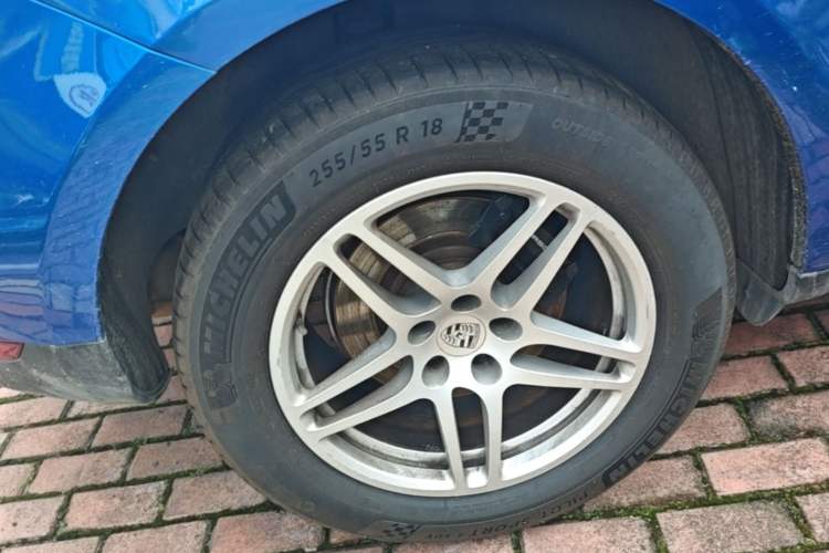 Used Porsche Macan 2018 Macan 2.0T Right Rear Wheel Hub