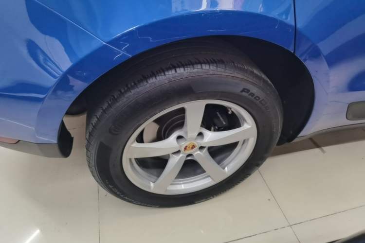 Used Porsche Macan 2018 Macan 2.0T Right Rear Wheel Hub