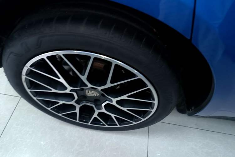 Used Porsche Macan 2018 Macan 2.0T Right Rear Wheel Hub