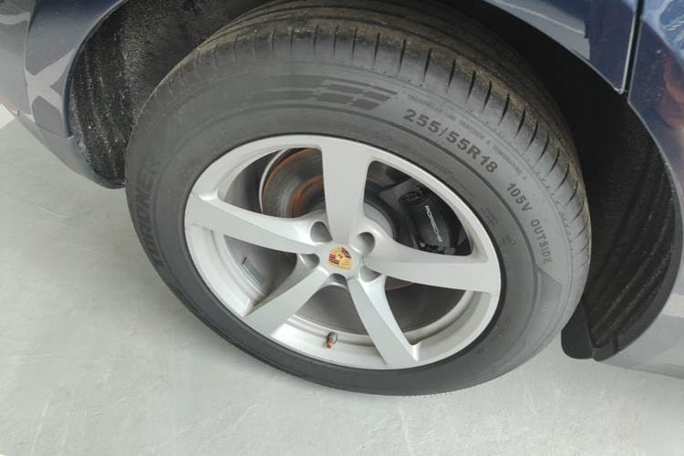 Used Porsche Macan 2018 Macan 2.0T Right Rear Wheel Hub