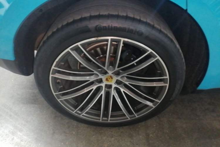 Used Porsche Macan 2018 Macan 2.0T Right Rear Wheel Hub
