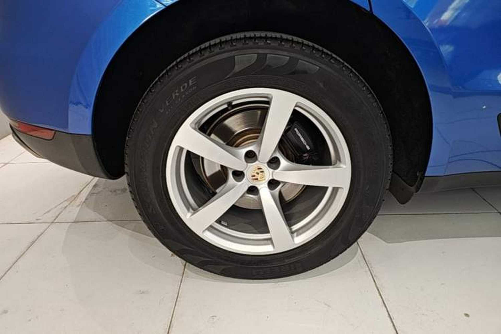 Used Porsche Macan 2018 Macan 2.0T Right Rear Wheel Hub
