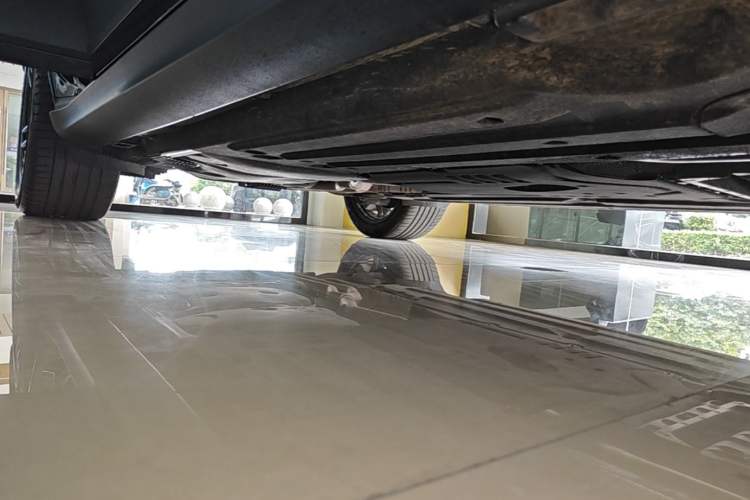 Used Porsche Macan 2018 Macan 2.0T Right Side Sill