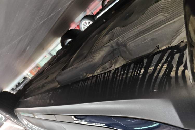 Used Porsche Macan 2018 Macan 2.0T Right Side Sill
