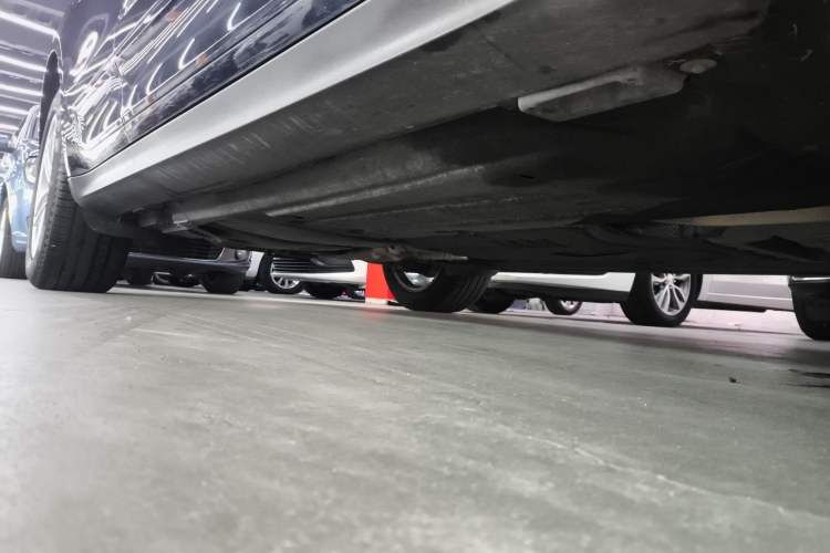 Used Porsche Macan 2018 Macan 2.0T Right Side Sill