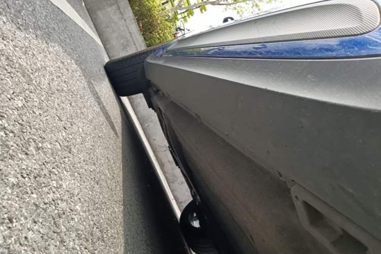 Used Porsche Macan 2018 Macan 2.0T Right Side Sill