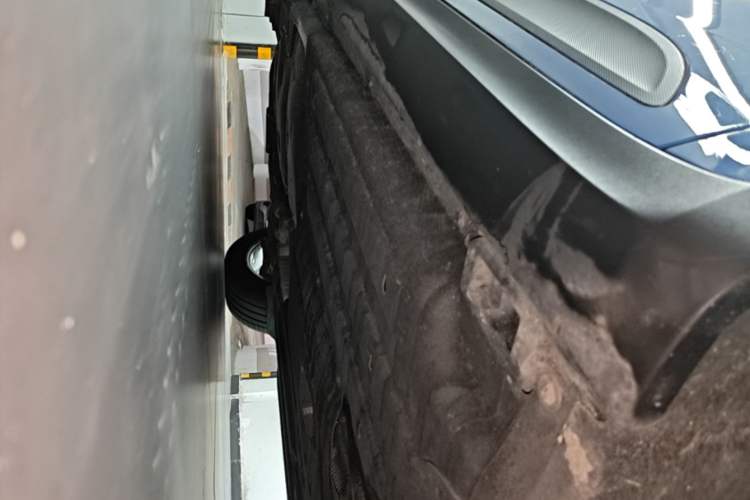 Used Porsche Macan 2018 Macan 2.0T Right Side Sill