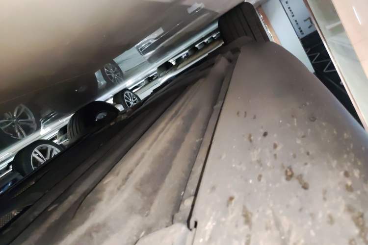 Used Porsche Macan 2018 Macan 2.0T Right Side Sill