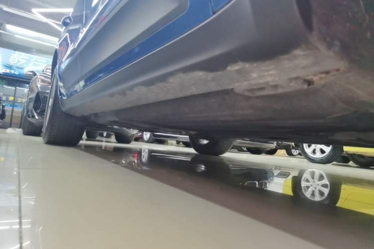 Used Porsche Macan 2018 Macan 2.0T Right Side Sill