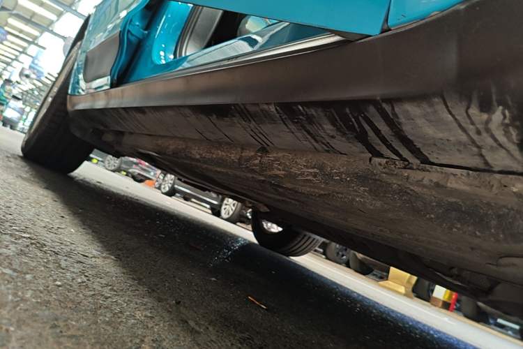Used Porsche Macan 2018 Macan 2.0T Right Side Sill