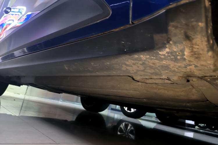Used Porsche Macan 2018 Macan 2.0T Right Side Sill