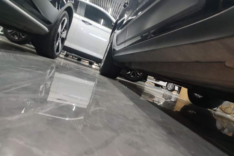 Used Porsche Macan 2018 Macan 2.0T Right Side Sill