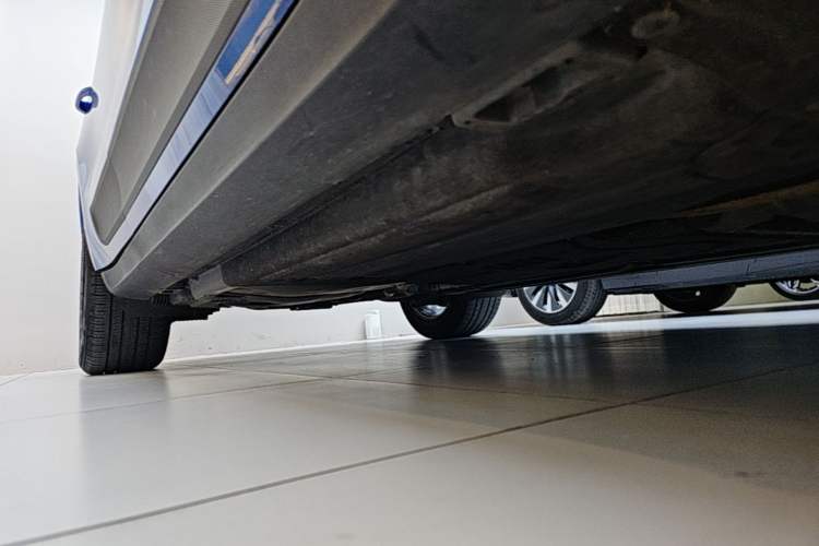 Used Porsche Macan 2018 Macan 2.0T Right Side Sill