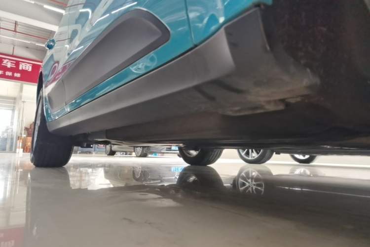 Used Porsche Macan 2018 Macan 2.0T Right Side Sill