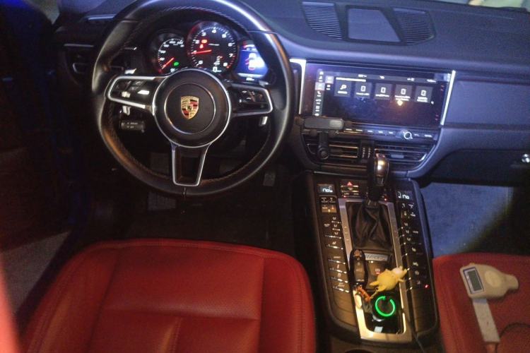 Used Porsche Macan 2018 Macan 2.0T Steering Wheel