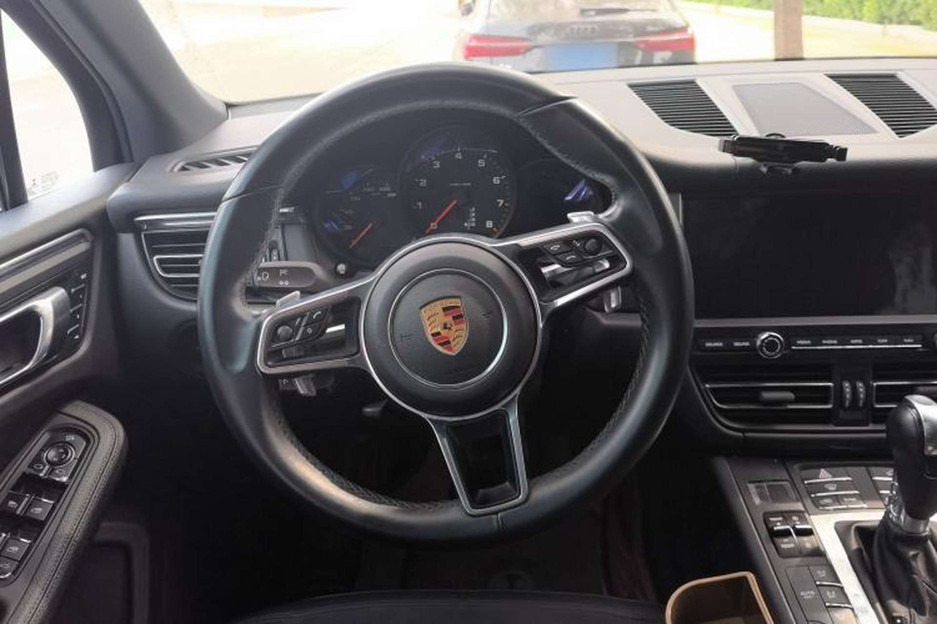 Used Porsche Macan 2018 Macan 2.0T Steering Wheel
