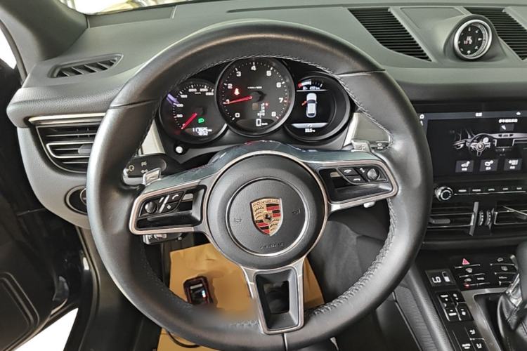 Used Porsche Macan 2018 Macan 2.0T Steering Wheel