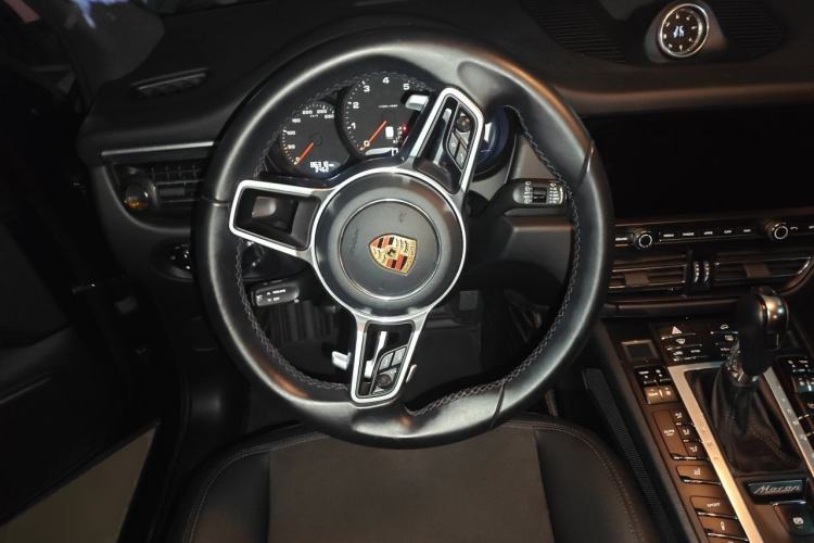 Used Porsche Macan 2018 Macan 2.0T Steering Wheel