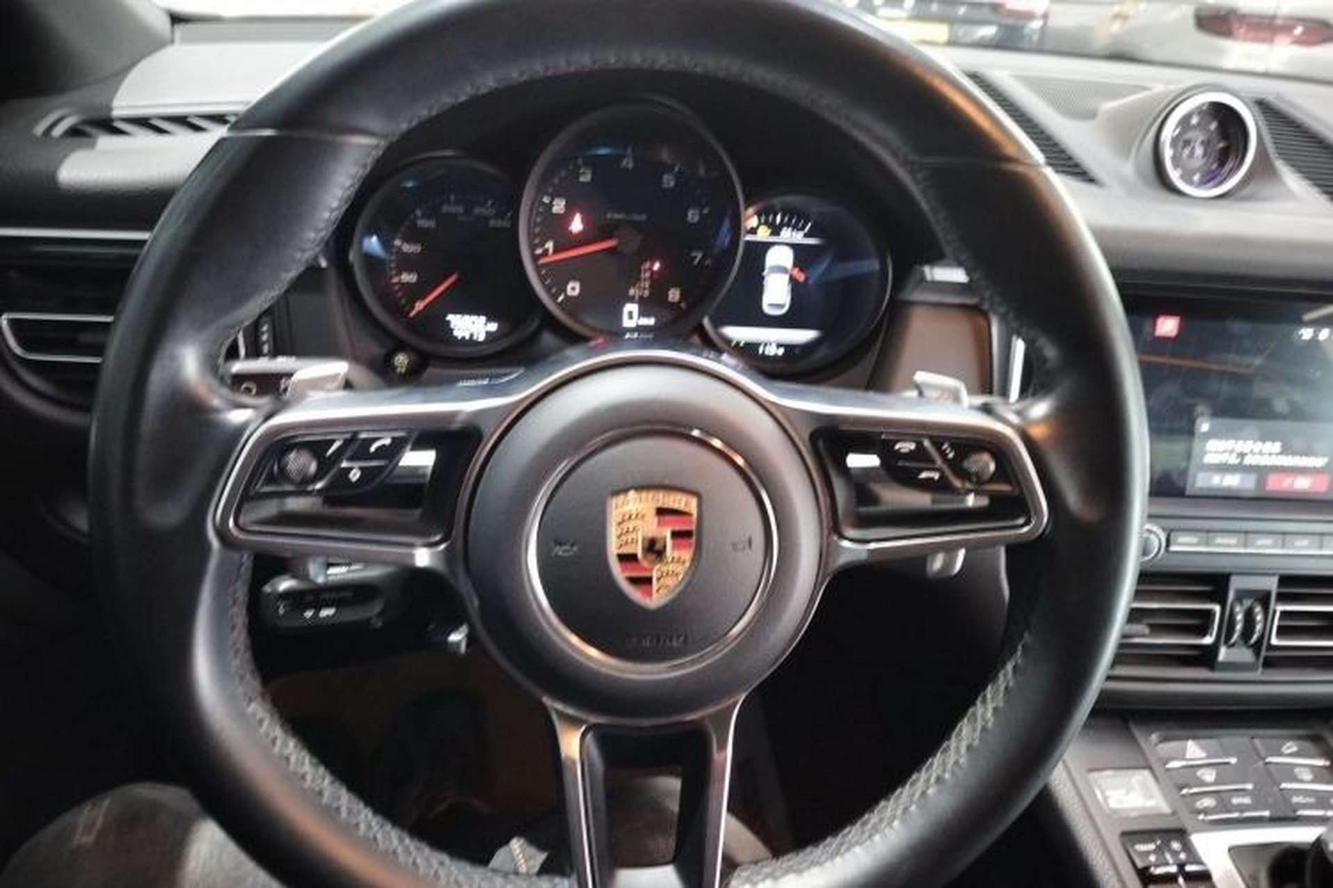 Used Porsche Macan 2018 Macan 2.0T Steering Wheel