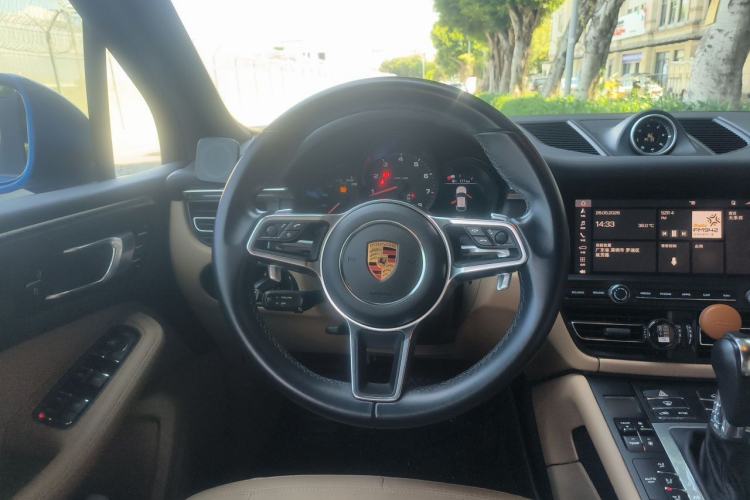 Used Porsche Macan 2018 Macan 2.0T Steering Wheel
