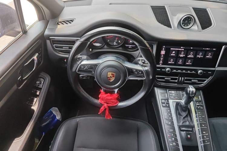 Used Porsche Macan 2018 Macan 2.0T Steering Wheel