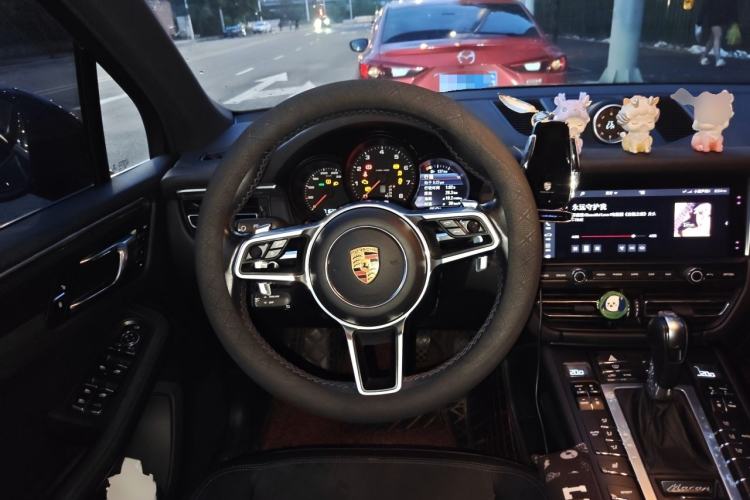 Used Porsche Macan 2018 Macan 2.0T Steering Wheel