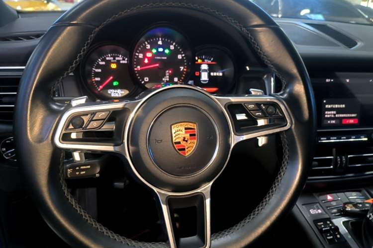 Used Porsche Macan 2018 Macan 2.0T Steering Wheel