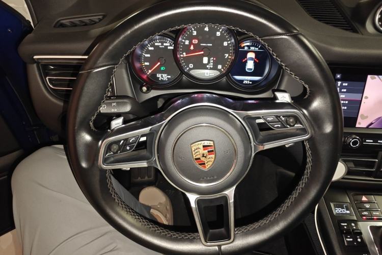Used Porsche Macan 2018 Macan 2.0T Steering Wheel