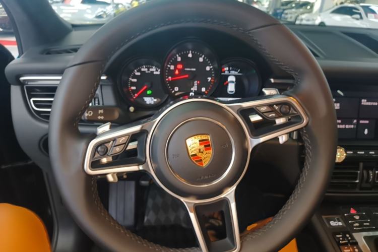 Used Porsche Macan 2018 Macan 2.0T Steering Wheel