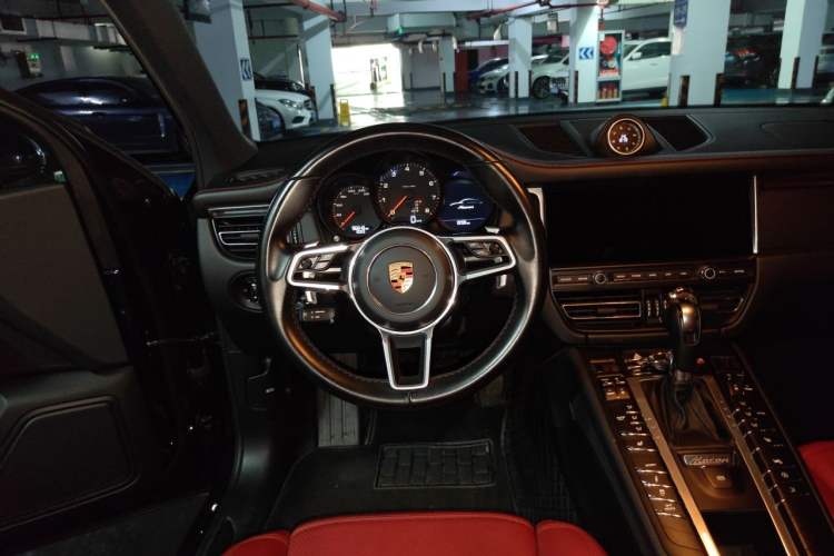 Used Porsche Macan 2018 Macan 2.0T Steering Wheel