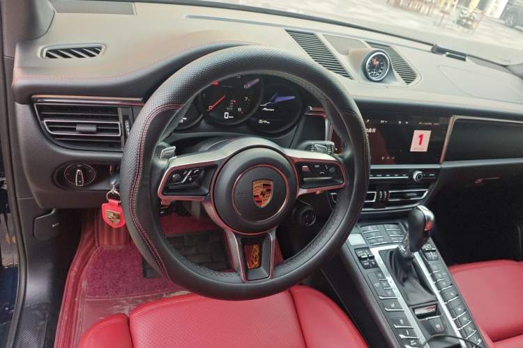 Used Porsche Macan 2018 Macan 2.0T Steering Wheel