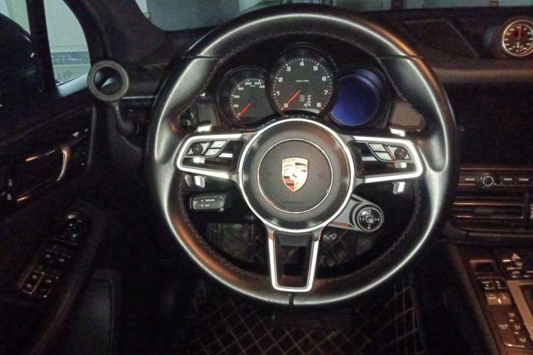 Used Porsche Macan 2018 Macan 2.0T Steering Wheel