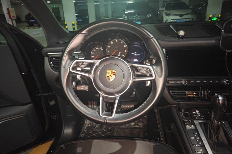 Used Porsche Macan 2018 Macan 2.0T Steering Wheel