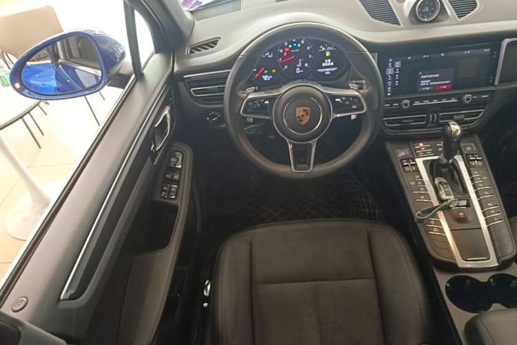 Used Porsche Macan 2018 Macan 2.0T Steering Wheel