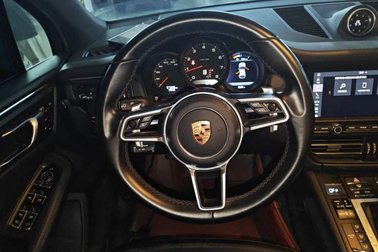Used Porsche Macan 2018 Macan 2.0T Steering Wheel