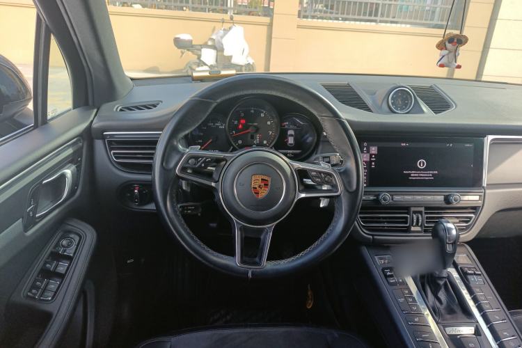 Used Porsche Macan 2018 Macan 2.0T Steering Wheel