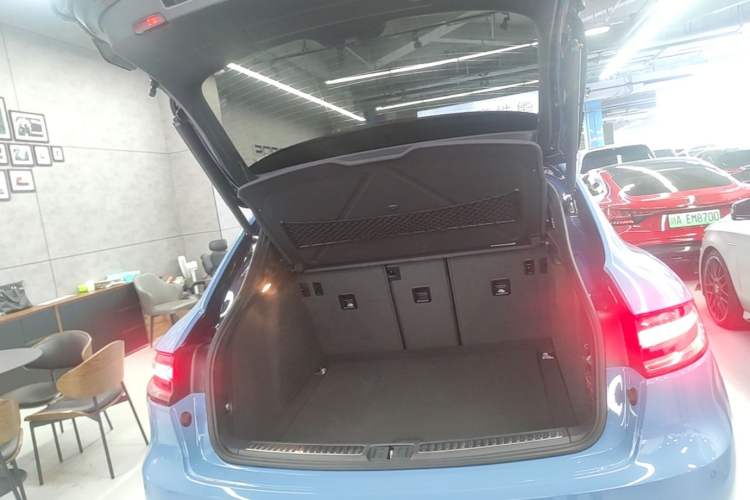 Used Porsche Macan 2018 Macan 2.0T Trunk