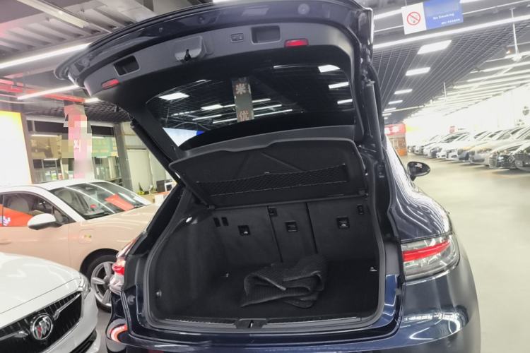 Used Porsche Macan 2018 Macan 2.0T Trunk