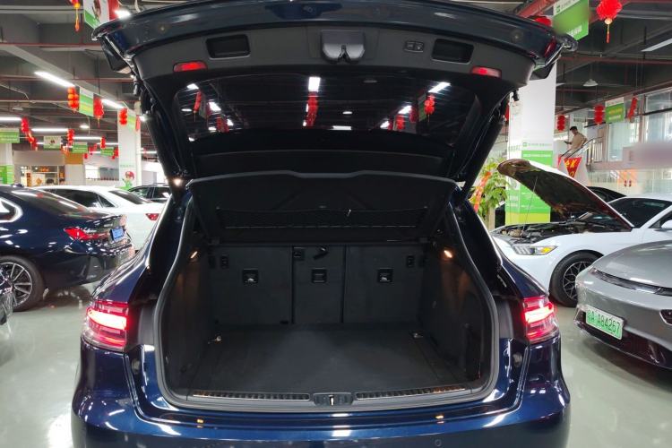 Used Porsche Macan 2018 Macan 2.0T Trunk
