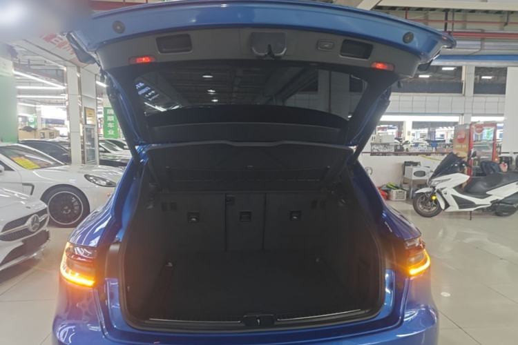 Used Porsche Macan 2018 Macan 2.0T Trunk