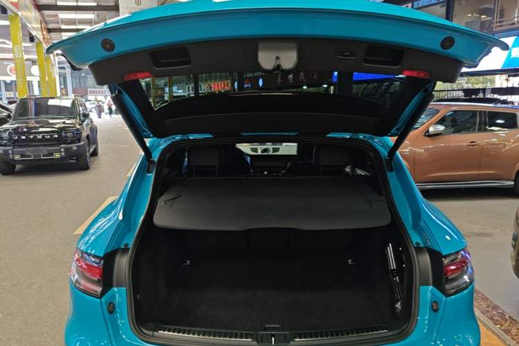 Used Porsche Macan 2018 Macan 2.0T Trunk