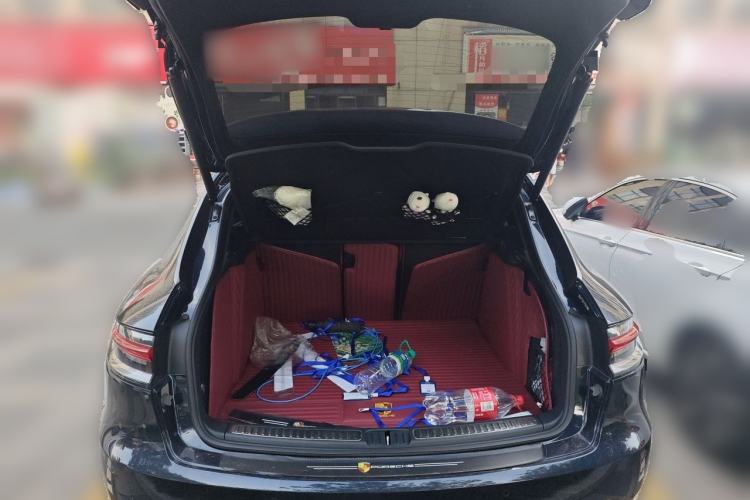 Used Porsche Macan 2018 Macan 2.0T Trunk