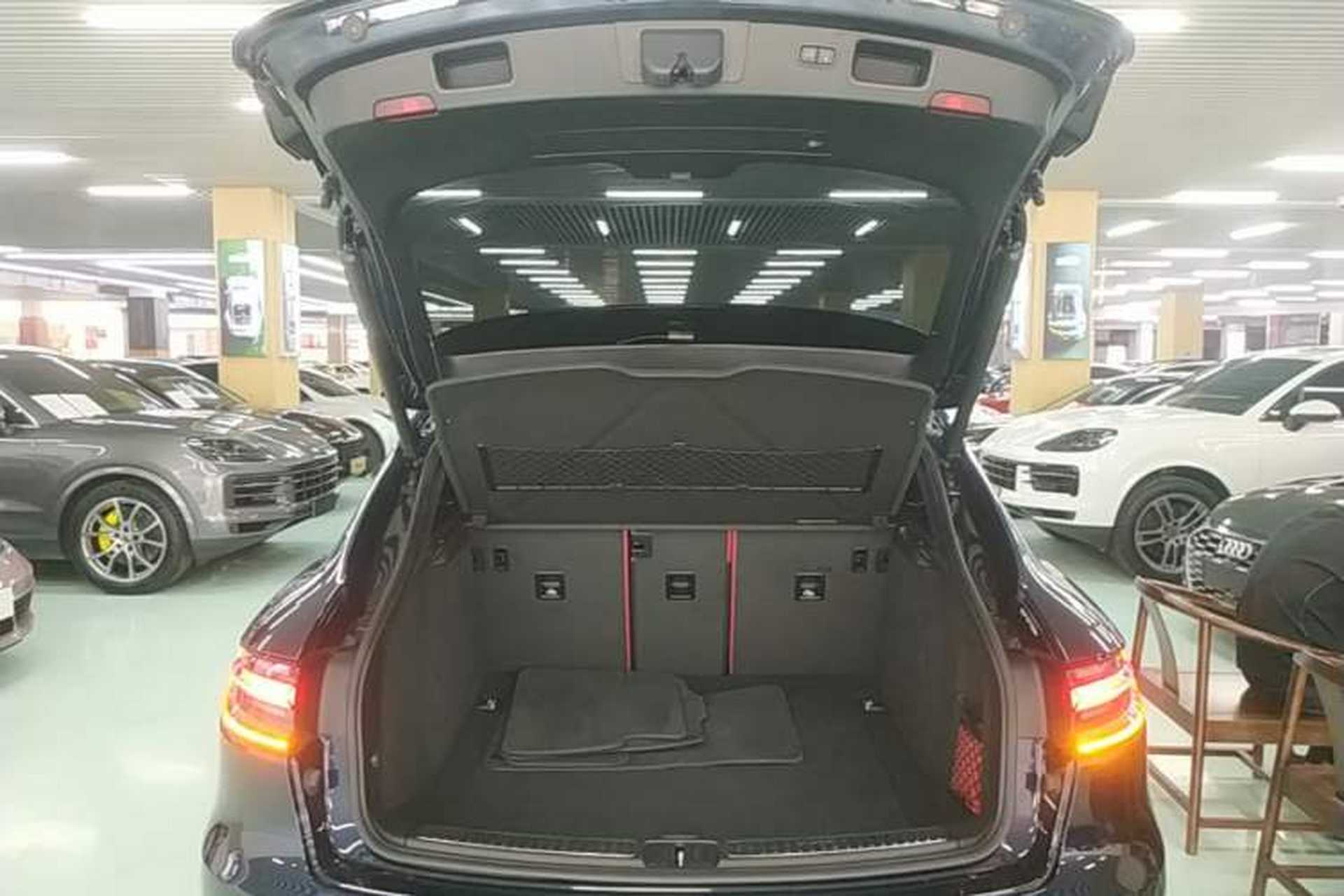 Used Porsche Macan 2018 Macan 2.0T Trunk