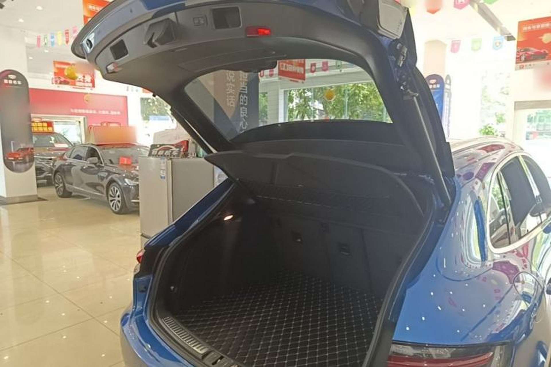 Used Porsche Macan 2018 Macan 2.0T Trunk